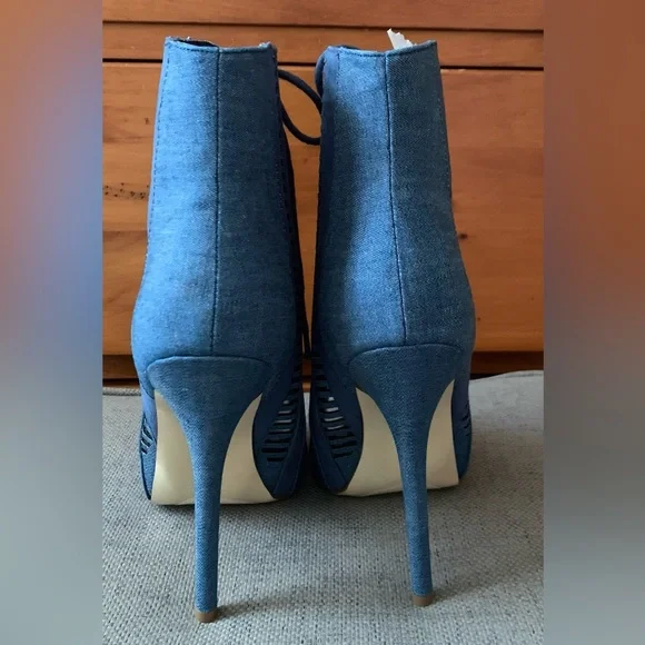 Classy Blue Denim Lace Up Bootie, sz 7 - Picture 4 of 7